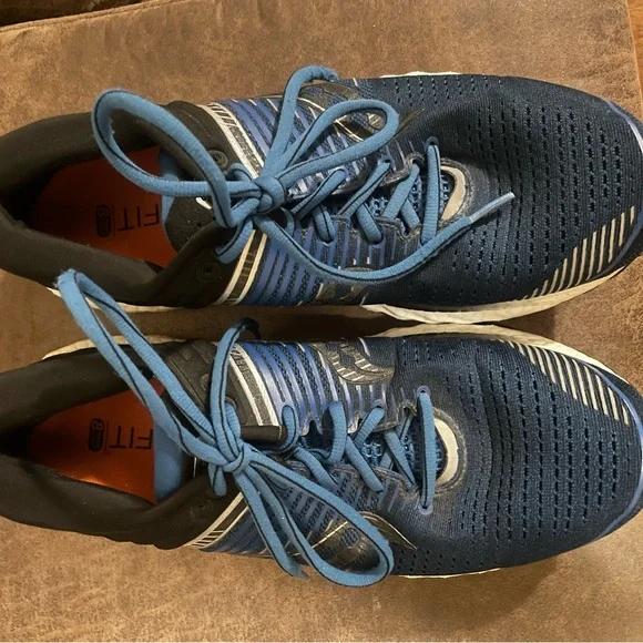 Saucony Men's Triumph 17 Navy and Black Athletic Shoes - Picture 3 of 5